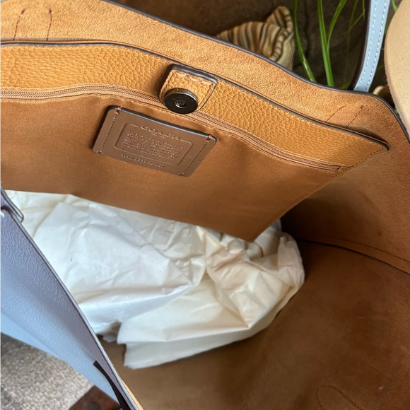 Authentic COACH Pebbled leather/suede snap long Tote - Picture 10 of 14